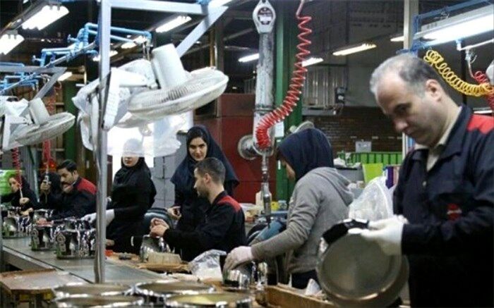 ۱۰۰هزار کارگر تولیدی مطالبات معوق دارند