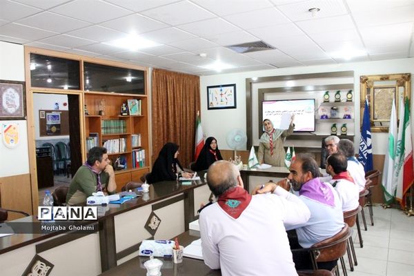 کارگاه آموزشی رابطین سامانه ملی نظارت برتهیه و توزیع لباس فرم دانش‌آموزان