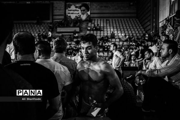 رقابت های انتخابی تیم ملی کشتی فرنگی امید