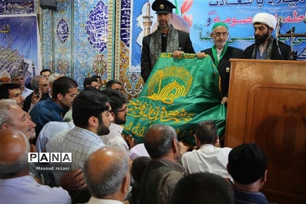 استقبال مردم شهرستان میانه از خادمان و حاملان پرچم متبرک رضوی