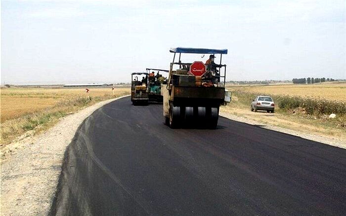 آسفالت معابر ۱۶۷ روستای آذربایجان‌غربی در حال اجراست
