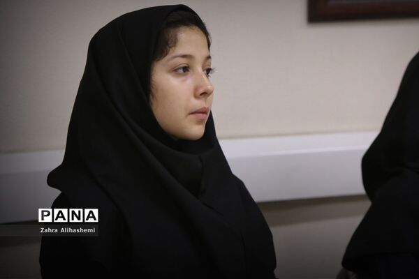 جلسه مشترک اعضای مجلس دانش‌آموزی شهر تهران با سعید جهانشاهی، رئیس اداره آموزش متوسطه دوره دوم نظری شهر تهران