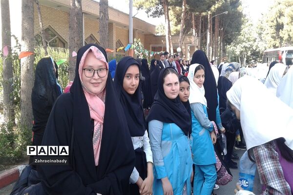 بازدید فرماندار شهرستان ملارد از اردوگاه شهید منتظری شهریار
