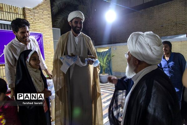 نمایشگاه نقاشی و سفالگری کودکان در دفتر امام جمعه یزد
