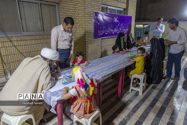 نمایشگاه نقاشی و سفالگری کودکان در دفتر امام جمعه یزد