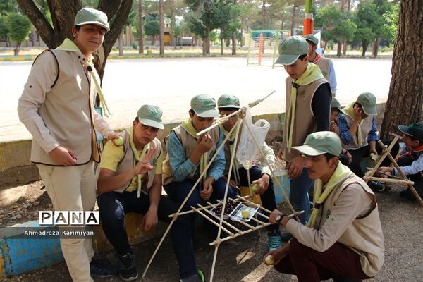 ایستگاه‌های مهارت‌های آموزشی در آخرین روز از اردوی استانی پیشتازان فارس