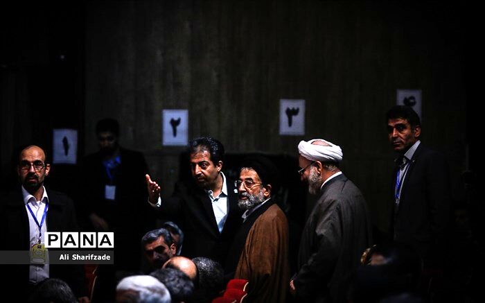 واکنش موسوی لاری به اظهارات نظری درباره وقایع 18 تیر 78: کذب است