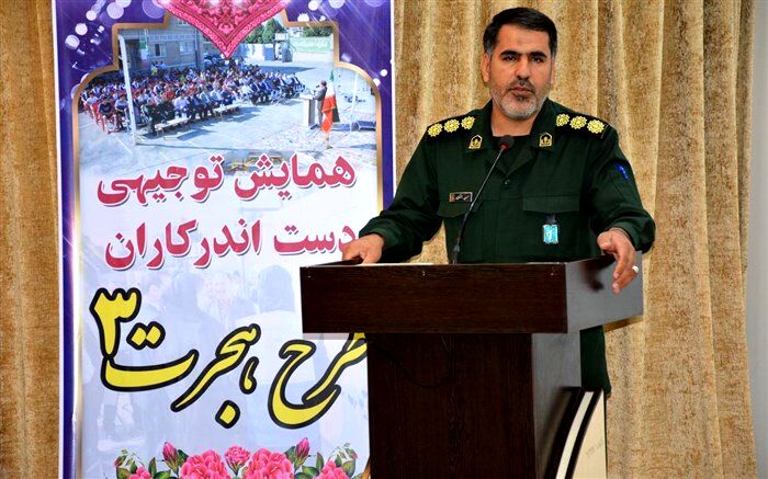 آموزش و پرورش دروازه ورود دانش آموزان به زندگی اجتماعی است