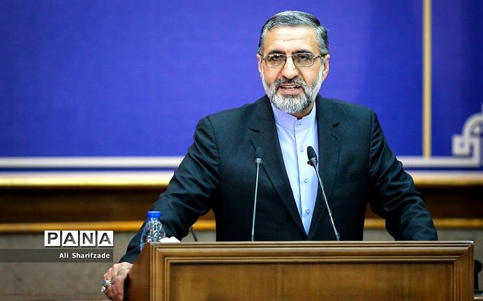 پاسخ اسماعیلی به شبهه قانونی بودن محتوای پیامک‌های پلیس درباره حجاب