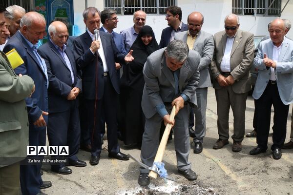 مراسم کلنگ زنی دبستان شهید ادیبی در منطقه 14
