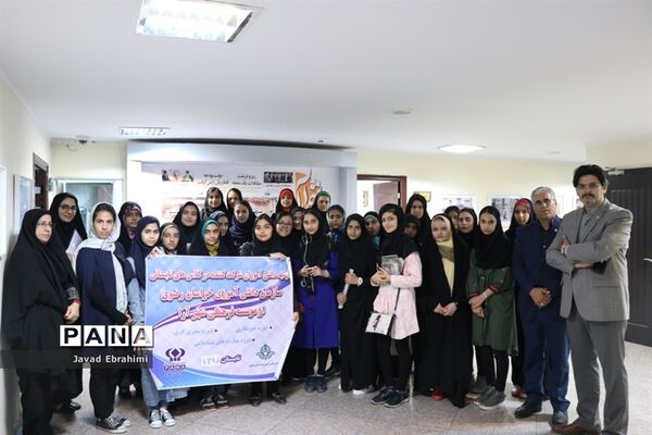بازدید دانش‌آموزان دختر دوره‌‌های تابستانه سازمان دانش‌آموزی خراسان رضوی  از موسسه فرهنگی شهر آرا مشهد