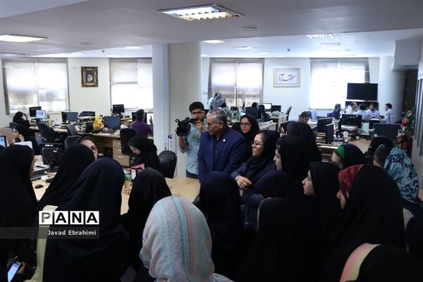 بازدید دانش‌آموزان دختر دوره‌‌های تابستانه سازمان دانش‌آموزی خراسان رضوی  از موسسه فرهنگی شهر آرا مشهد