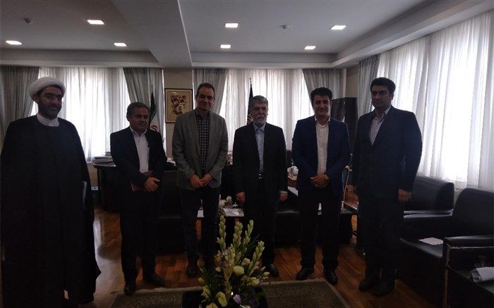 سیدعباس صالحی:  استمرار جشنواره تئاتر خیابانی مریوان، موجب تکامل آن می‌شود.