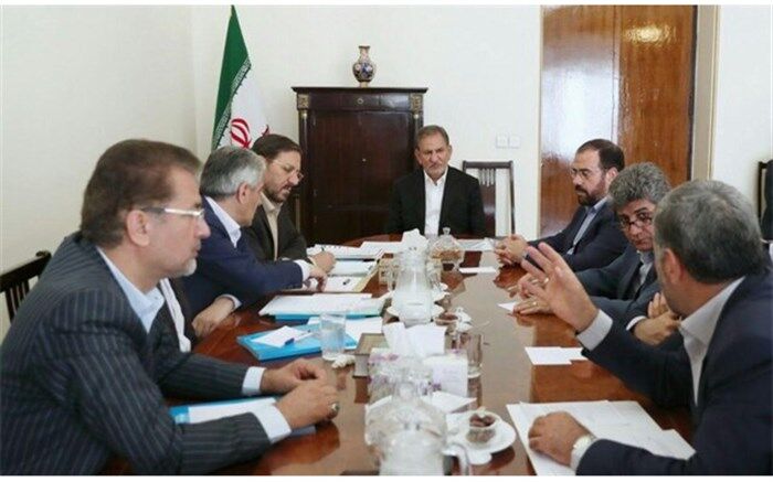 تاکید جهانگیری بر حل معضل کم‌آبی و ایجاد زیرساخت‌های معدنی در استان سمنان