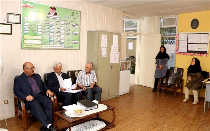 مدیران مدارس توجیه اولیا و تسهیل فرآیند ثبت نام را در دستور کار قرار دهند