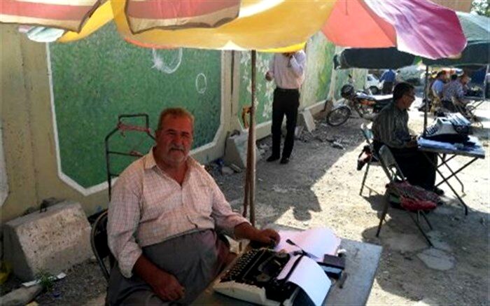 می‌خواستم وکیل شوم، عریضه‌نویس شدم