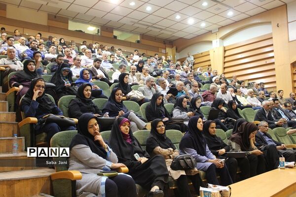 مراسم تودیع و معارفه مدیرکل فرهنگ و ارشاد اسلامی استان همدان