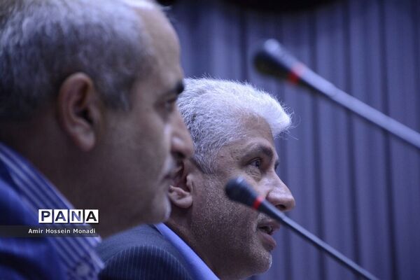 جلسه مشترک شورای معاونان اداره‌کل و مدیران و روسای آموزش و پرورش نواحی و مناطق استان