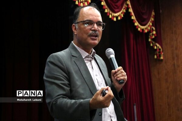 سمینار انگیزشی کارآفرین ثروتمند در شهرستان سربیشه
