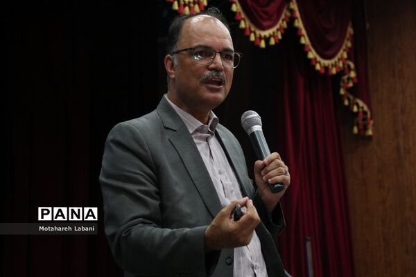 سمینار انگیزشی کارآفرین ثروتمند در شهرستان سربیشه