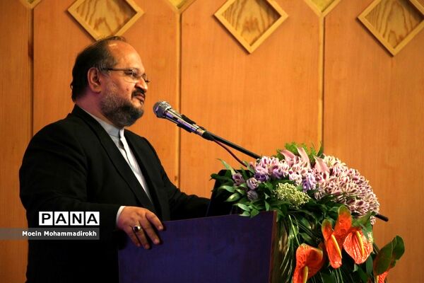مراسم اختتامیه تجلیل از خیرین و نیکوکاران برگزیده بهزیستی سراسر کشور