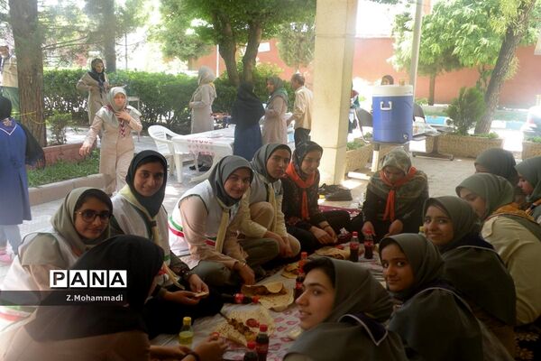 اردوی استانی پیشتازان دختر در اصفهان