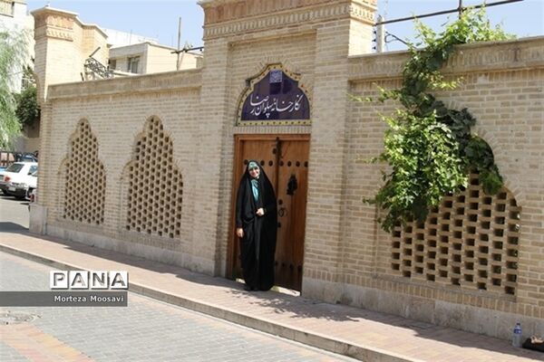 بازدید دانش‌آموزان شرکت کننده در مسابقات قرآن از نقاط دیدنی شهر زنجان