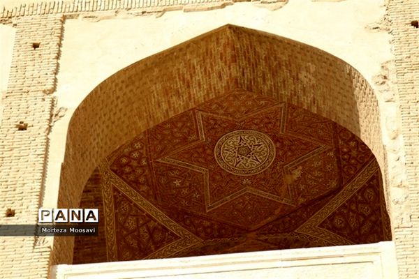 بازدید دانش‌آموزان شرکت کننده در مسابقات قرآن از نقاط دیدنی شهر زنجان