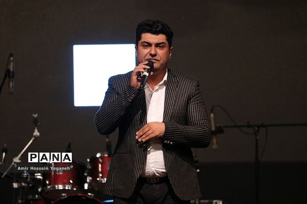 هشتمین شب از بیست و دومین جشنواره تابستانی کیش