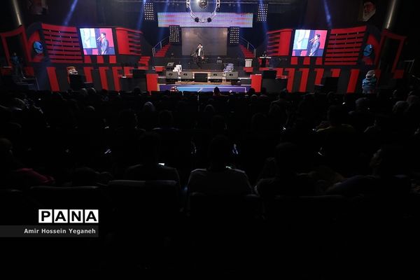 هشتمین شب از بیست و دومین جشنواره تابستانی کیش