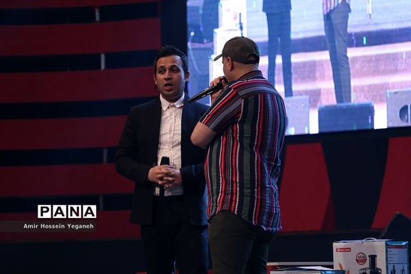 هشتمین شب از بیست و دومین جشنواره تابستانی کیش