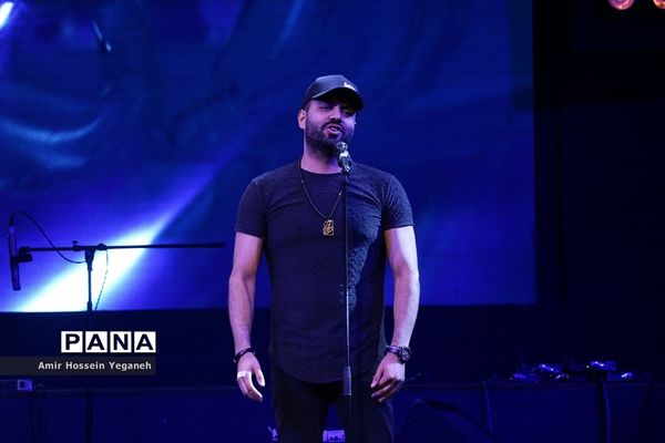 هشتمین شب از بیست و دومین جشنواره تابستانی کیش