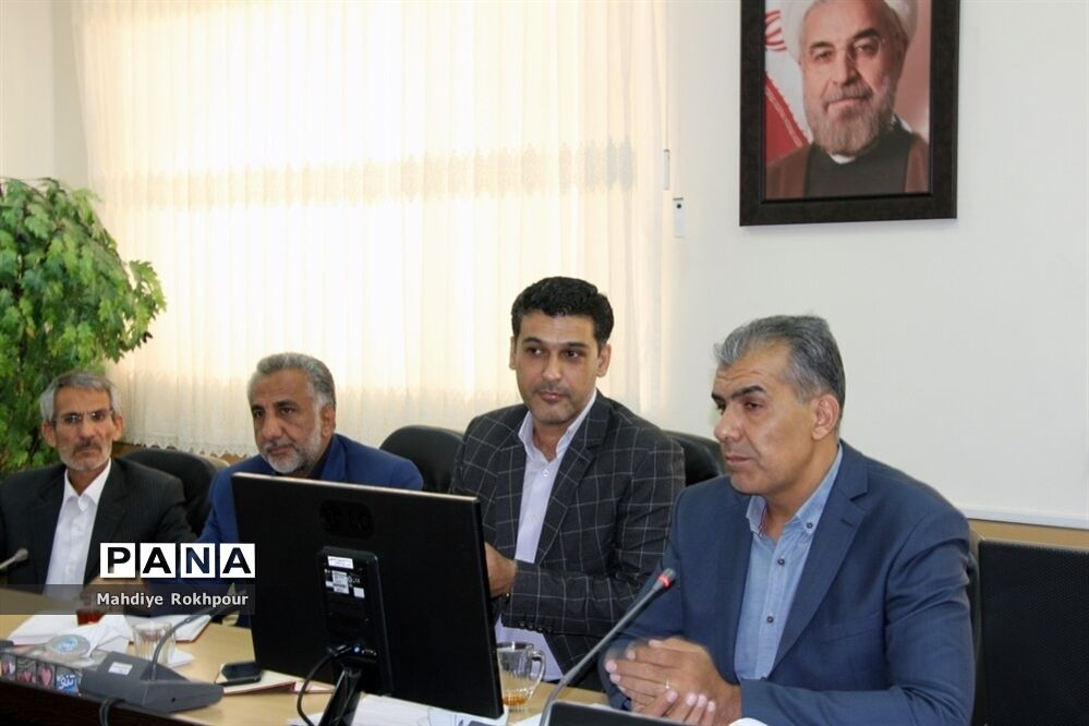 چهارمین نشست کارگروه ساماندهی ونظارت بر لباس فرم مدارس