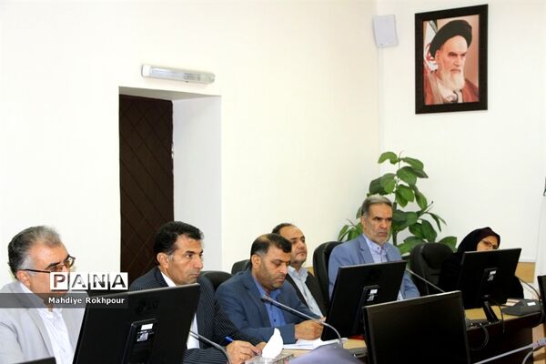 چهارمین نشست کارگروه ساماندهی ونظارت بر لباس فرم مدارس