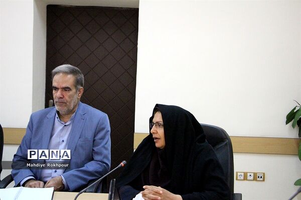 چهارمین نشست کارگروه ساماندهی ونظارت بر لباس فرم مدارس