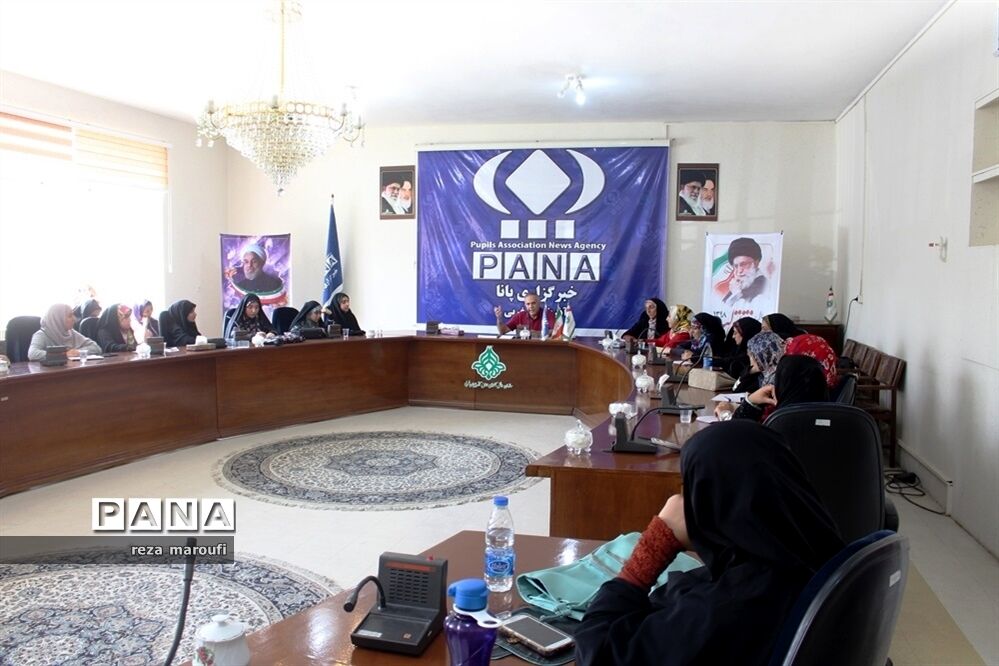 دوره آموزشی خبرنگاری، عکاسی و فن بیان  ویژه مسئولان انجمن اسلامی دانش‌آموزان دختر ارومیه