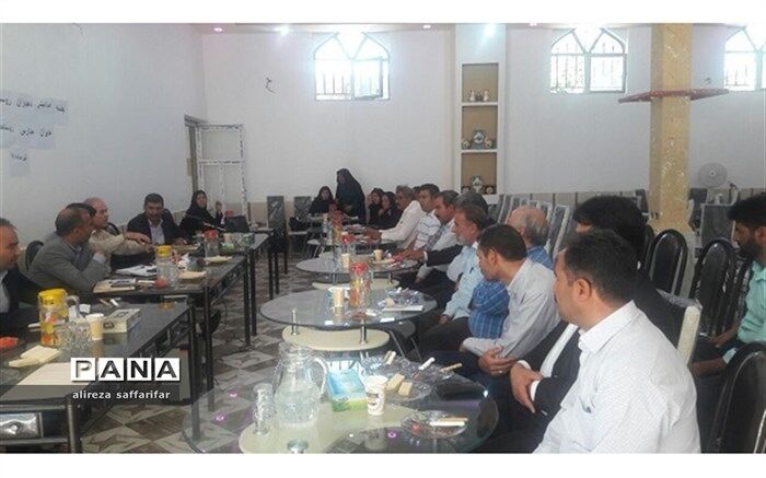 برگزاری جلسه هم اندیشی، درخصوص مسائل ومشکلات مدارس منطقه برزاوند اردستان