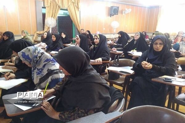 برگزاری کارگاه آموزش خوشویسی آموزش و پرورش ناحیه یک ری