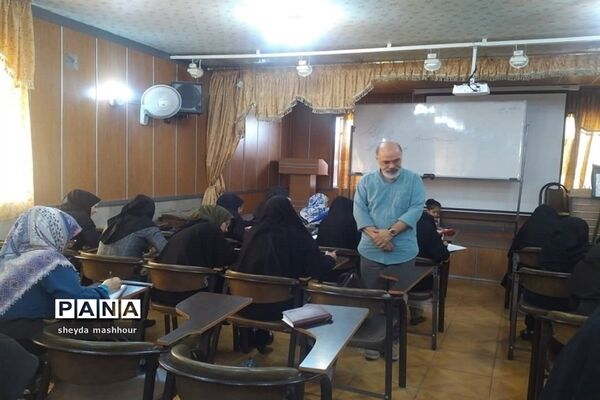 برگزاری کارگاه آموزش خوشویسی آموزش و پرورش ناحیه یک ری