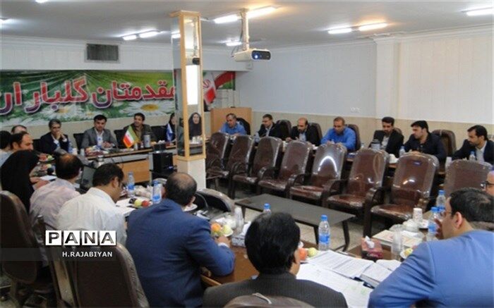 بررسی وضعیت ساماندهی نیروی انسانی درشهرستان برخوار