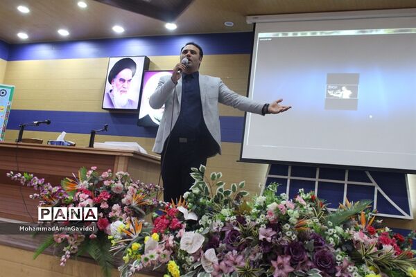 مراسم تجلیل از تسهیل گران برترطرح مشارکت اجتماعی دانش آموزان درپیشگیری از آسیب های اجتماعی استان آذربایجان شرقی