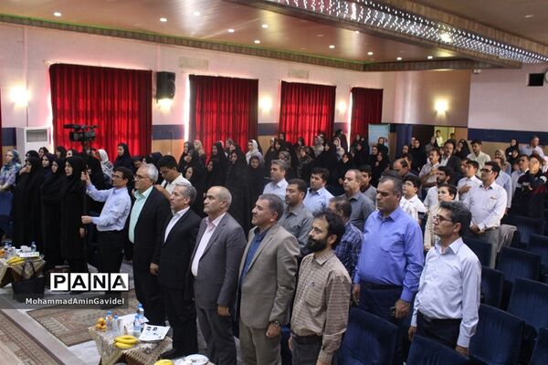 مراسم تجلیل از تسهیل گران برترطرح مشارکت اجتماعی دانش آموزان درپیشگیری از آسیب های اجتماعی استان آذربایجان شرقی