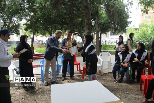نشست هم‌اندیشی فعالان اجتماعی محیط زیست در محمودآباد
