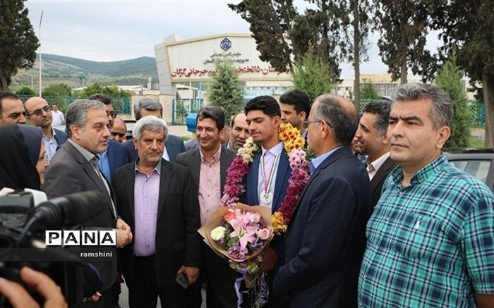 کسب نشان نقره توسط دانش آموز گلستانی