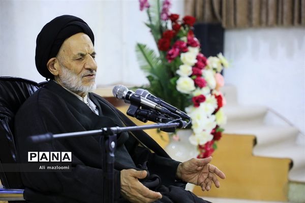 دیدار مدیرکل و جمعی از کارکنان سازمان فنی و حرفه‌ای خراسان جنوبی با حجت الاسلام و المسلمین حاج آقای عبادی