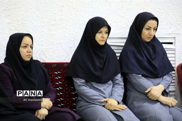 دیدار مدیرکل و جمعی از کارکنان سازمان فنی و حرفه‌ای خراسان جنوبی با حجت الاسلام و المسلمین حاج آقای عبادی