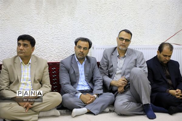 دیدار مدیرکل و جمعی از کارکنان سازمان فنی و حرفه‌ای خراسان جنوبی با حجت الاسلام و المسلمین حاج آقای عبادی