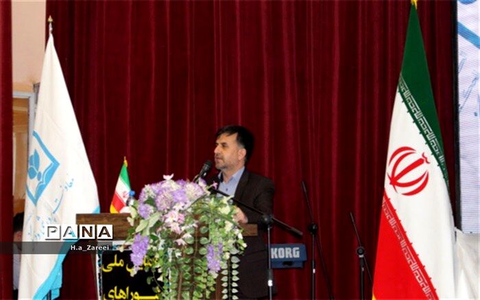 مدیر کل آموزش و پرورش اصفهان: مسیر توسعه کشور از آموزش و پرورش می گذرد