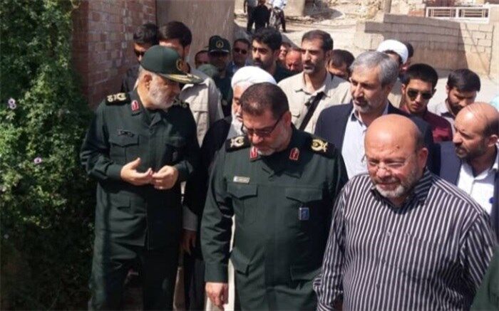 بازدید فرمانده کل سپاه از مناطق زلزله‌زده مسجدسلیمان