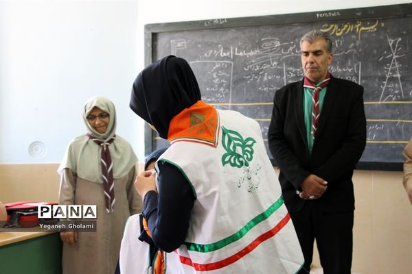 بازدید مدیر سازمان دانش‌آموزی استان از پایگاه‌های اوقات فراغت پیشتازان دختر